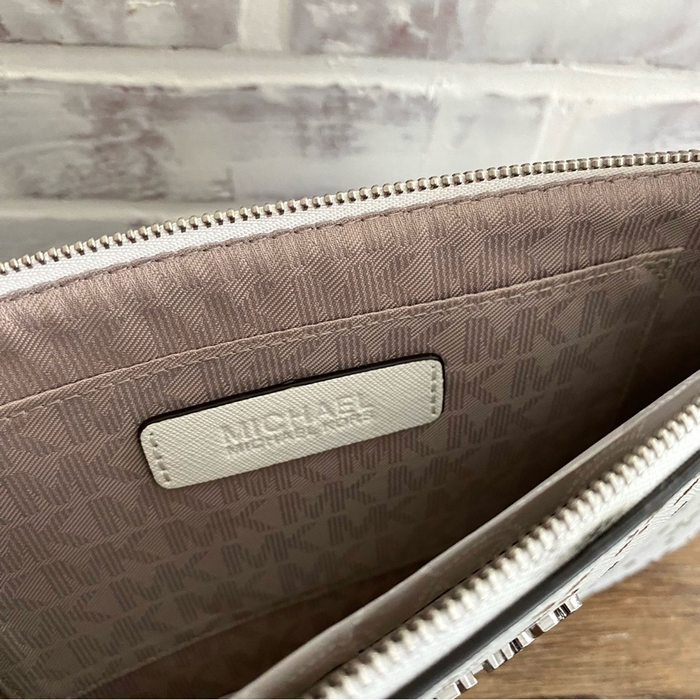 Micheal Kors • XL Laser Cut Leather Clutch • Perforated Floral Geometric Pattern - Picture 13 of 15